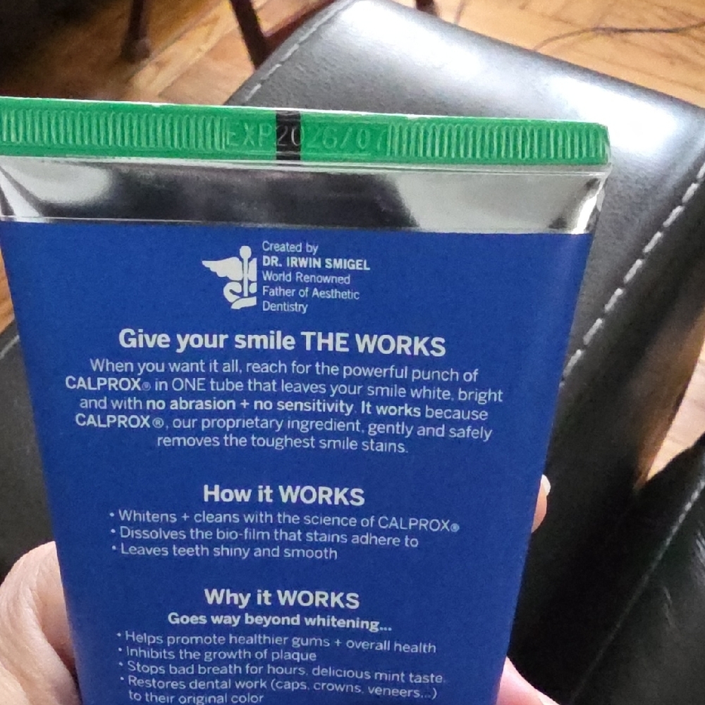 The Works Whitening Toothpaste - Blue - Picture 2 of 3